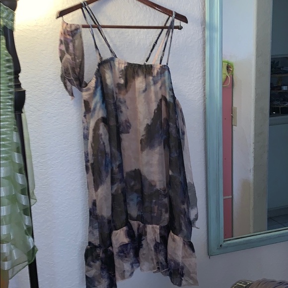 Abstract pattern dress - Picture 3 of 4